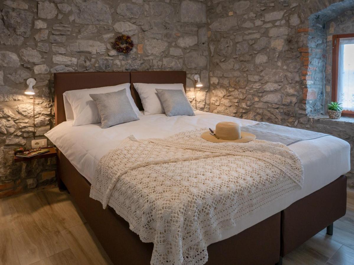 Apartmaji In Sobe Odlicna Hisa Štanjel Esterno foto