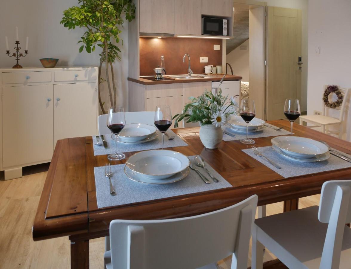 Apartmaji In Sobe Odlicna Hisa Štanjel Esterno foto